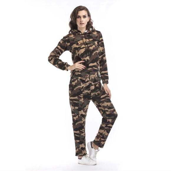Two piece Hoodie with Trousers camouflage - Picture 4 of 9